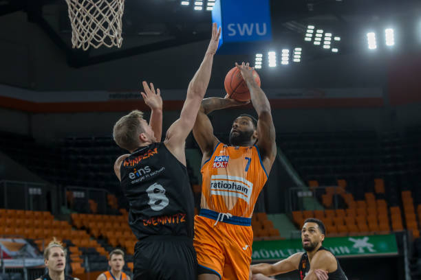 你需要我继 你需要我继