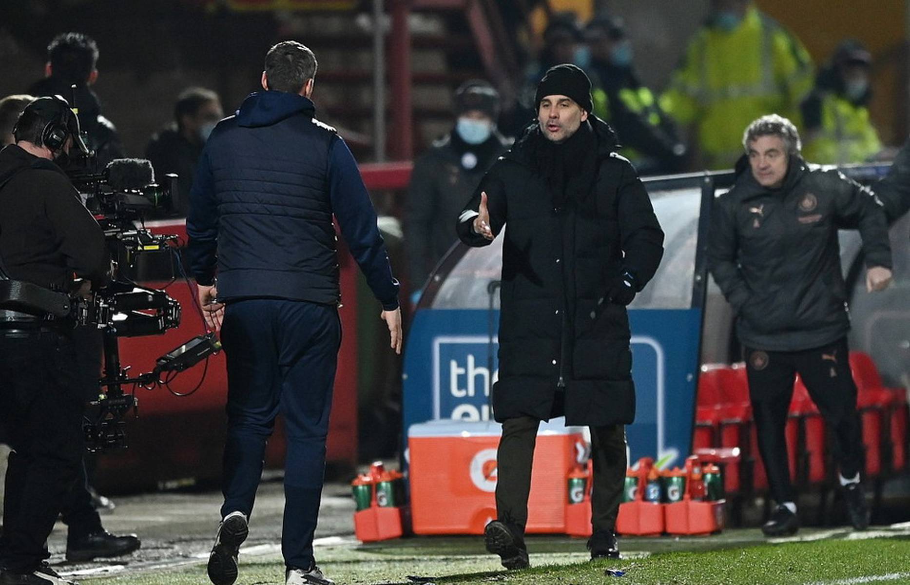 手难以招架 手难以招架